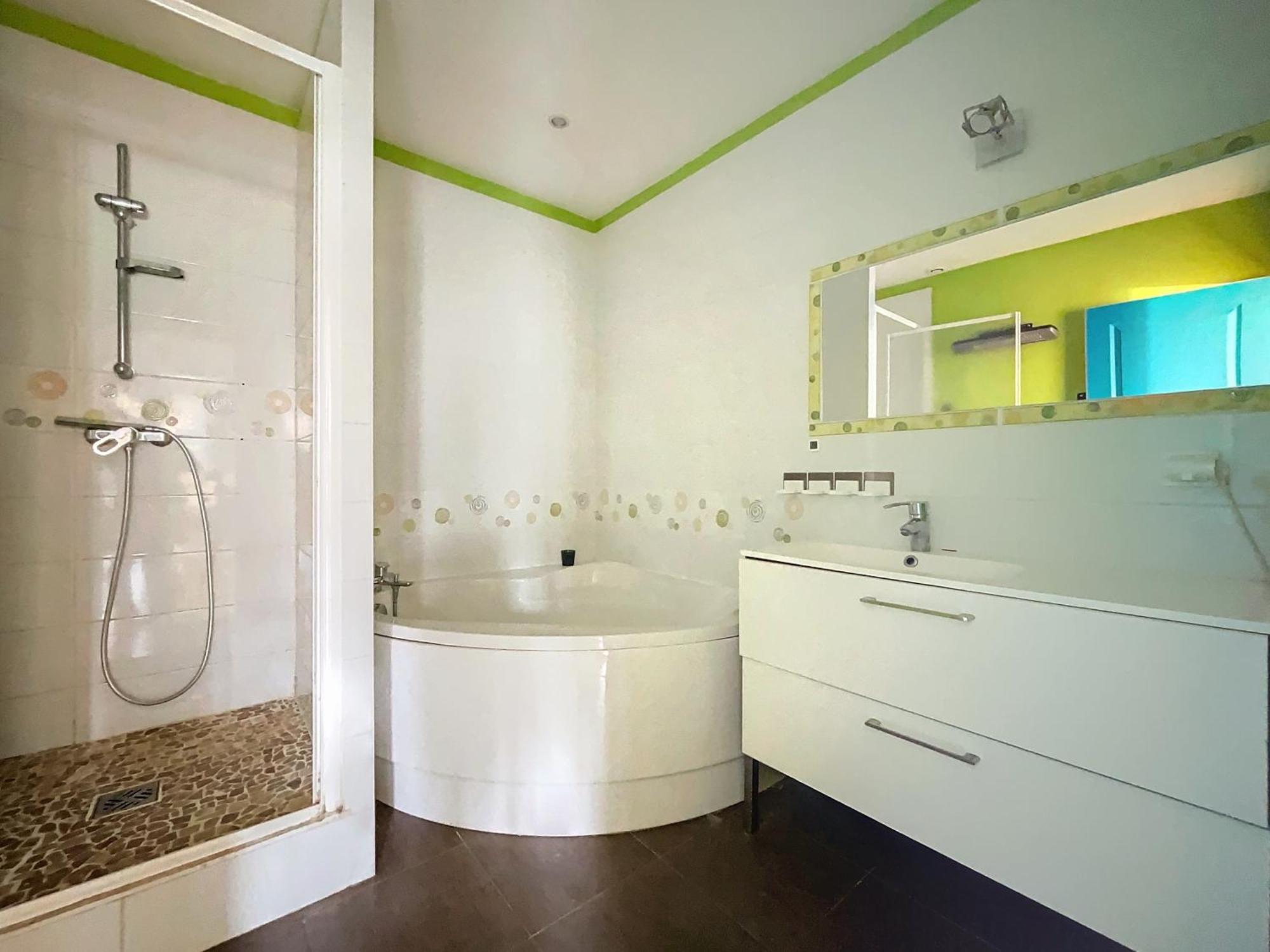 La Roue Libre 3 Chambres - 1Er Etage Au Centre Ville De L'Arbresle Eveux Екстериор снимка